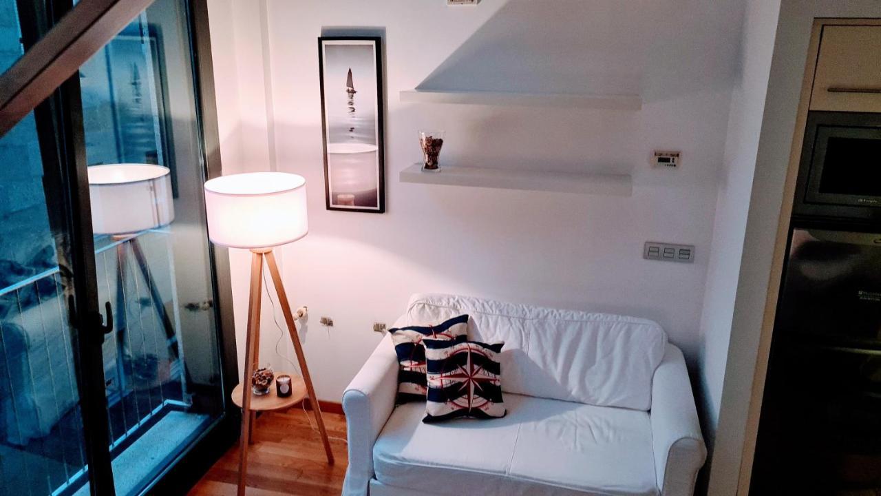 El Camarote Del Fraga Apartamento En Pleno Centro De Vigo Con Parking Exterior photo